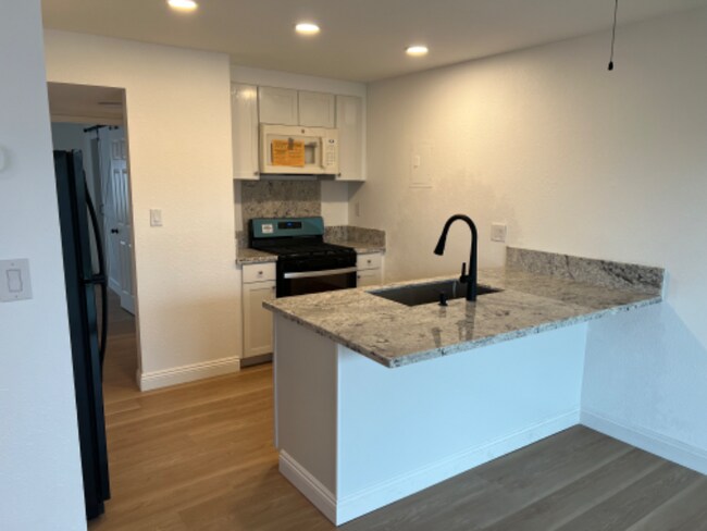 Building Photo - 2255 Cahuilla St