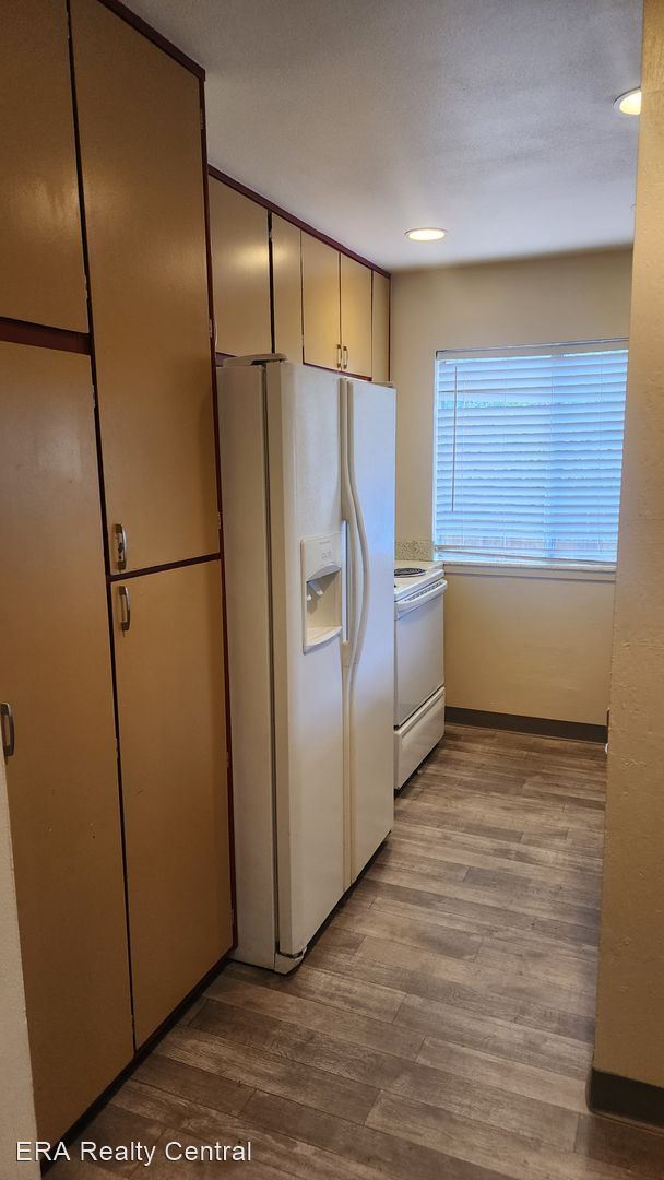 Building Photo - 3 br, 1.5 bath House - 483 Beacon Hill Ct ...