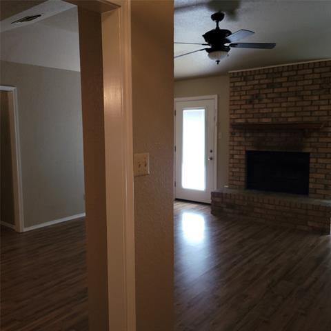 Building Photo - 327 Dogwood Dr