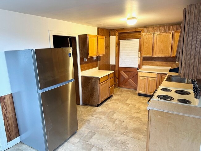 Building Photo - 556 Locust St