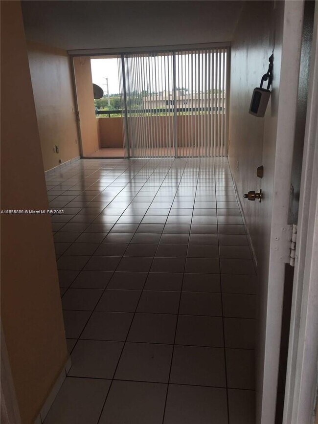 Foto del edificio - 802 NW 87th Ave