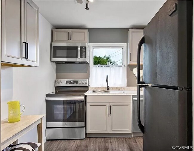 Foto del edificio - 2419 Everett St