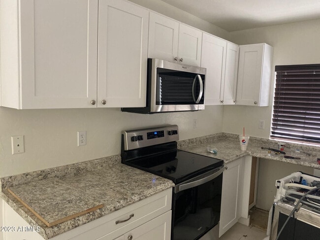 Foto del edificio - 861 E Glenmere Dr