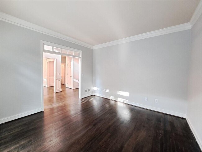 Foto del edificio - 2242 Lenox Walk NE