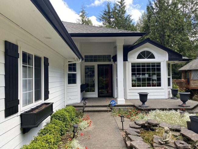 Building Photo - Lease Takeover! One-level 3 bdrm, 2.5 bath...