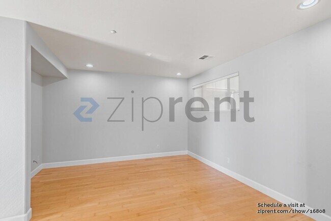 Building Photo - 302 Marble Arch Ave