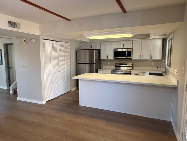 Kitchen - 8508 E McDonald Dr