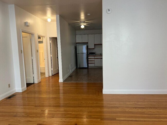 Building Photo - 45 Lynch St