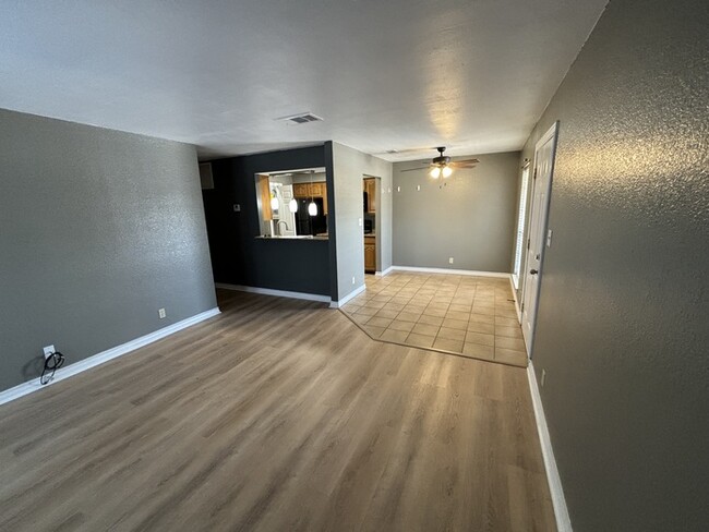 Building Photo - 1 bed 1 bath at Sagewood Condominiums