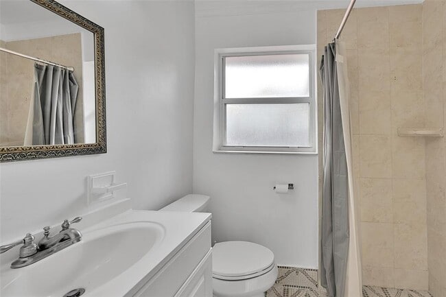 Foto del edificio - 1021 NE 2nd St