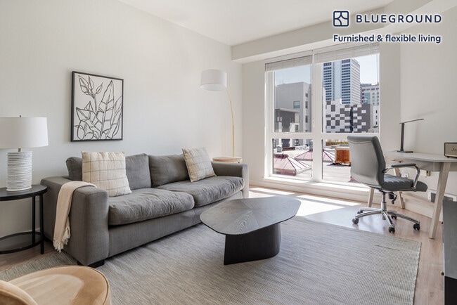 Building Photo - 2500 Webster St