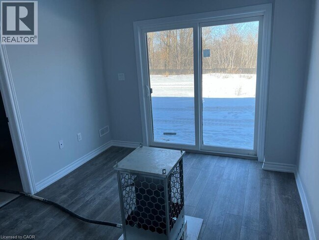 Building Photo - 290 Equestrian Way