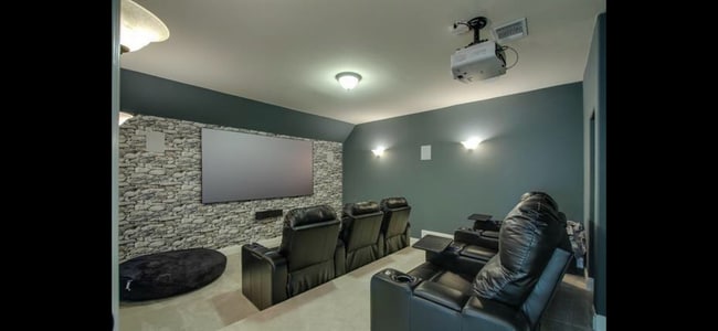 Building Photo - 13920 Signal Hill Dr