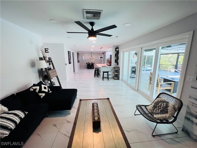 Foto del edificio - 4439 Parrot Ave