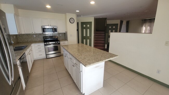 Building Photo - 1537 Hermocilla Way