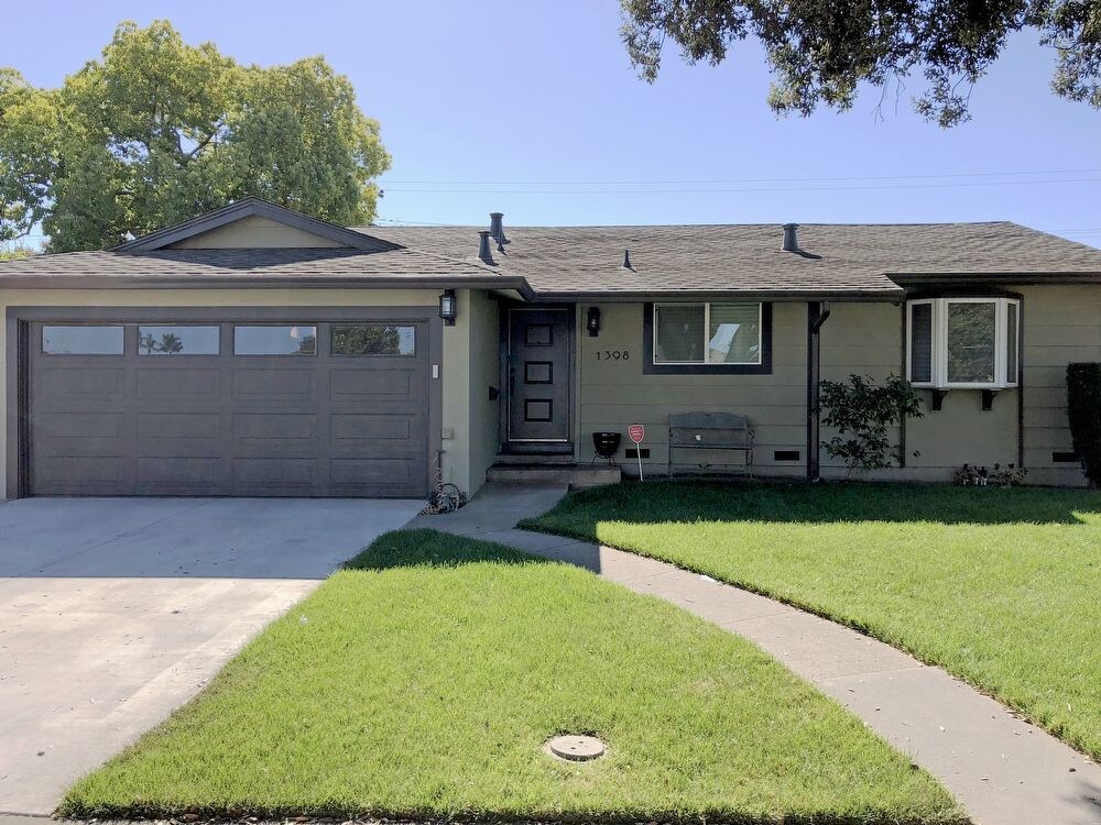 Primary Photo - 1398 Santa Fe Dr