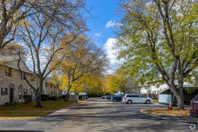 Parking - Waldon Pond Townhomes