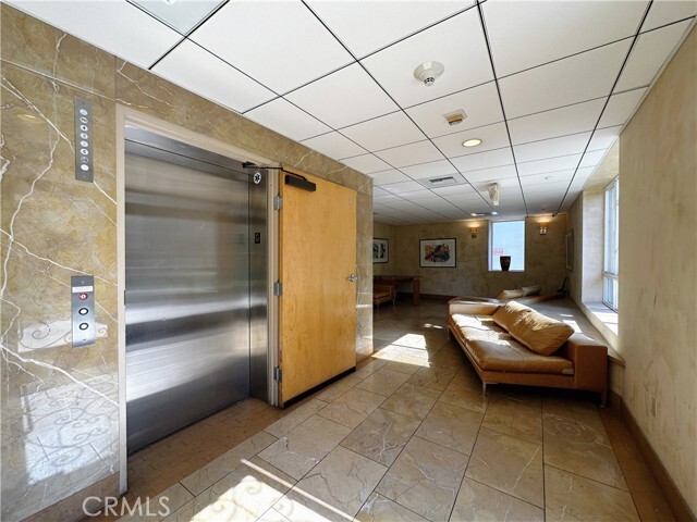 Building Photo - 320 S Willaman Dr