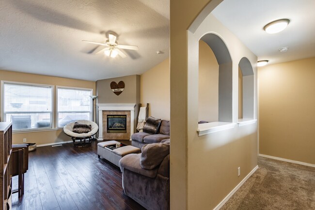 Foto del edificio - Modern and Updated 3bd/2b Home for Rent in...