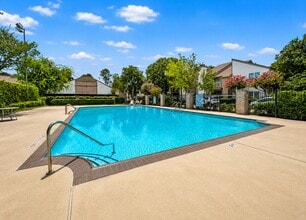 Building Photo - 10047 Westpark Dr