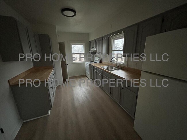 Building Photo - 400 Walton Ave