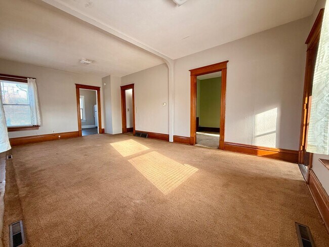 Building Photo - 2-Bed House in Reinbeck