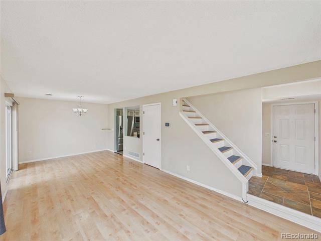 Foto del edificio - 12610 Elm St