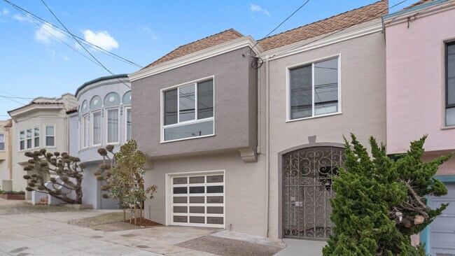 Building Photo - 2270-2221 21st Ave