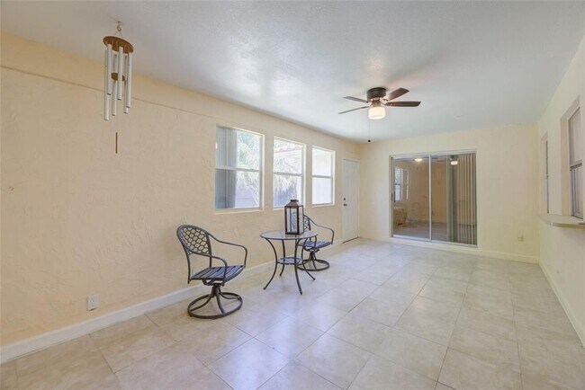 Foto del edificio - 9039 NW 21st Ct