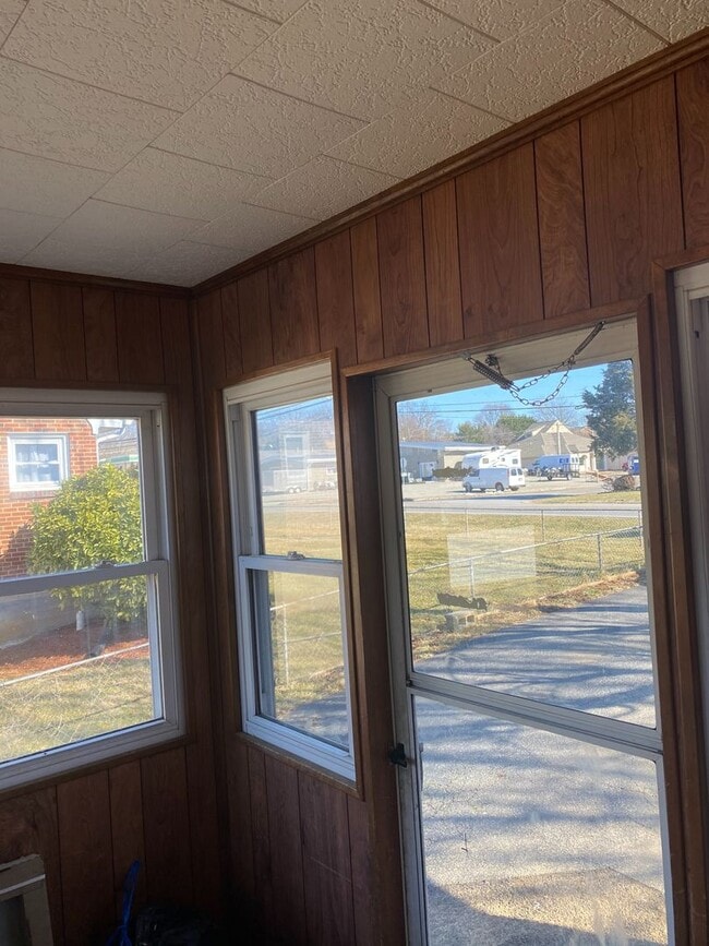 Foto del edificio - 3 Bedroom, 1 Bath Ranch In Roanoke County