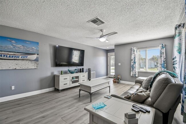 Foto del edificio - 3160 Downing St