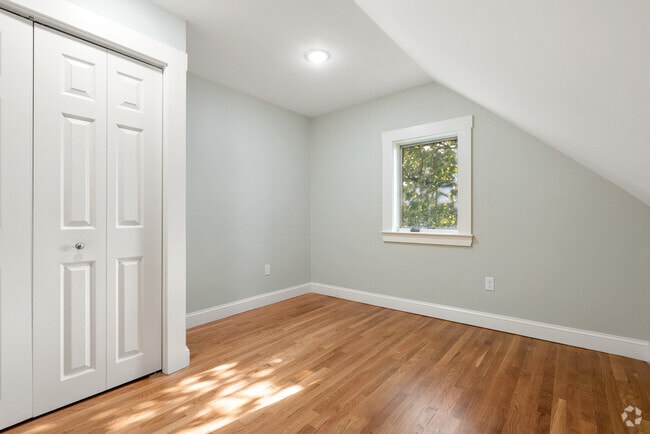Building Photo - 58 Otis St