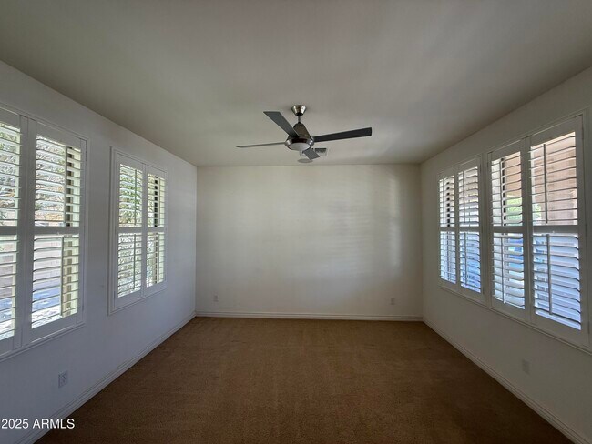 Foto del edificio - 835 W Whitten St