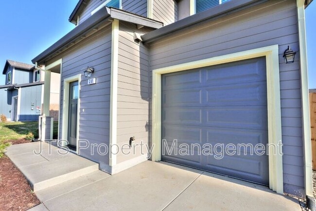 Building Photo - 38 Oak Manor Way