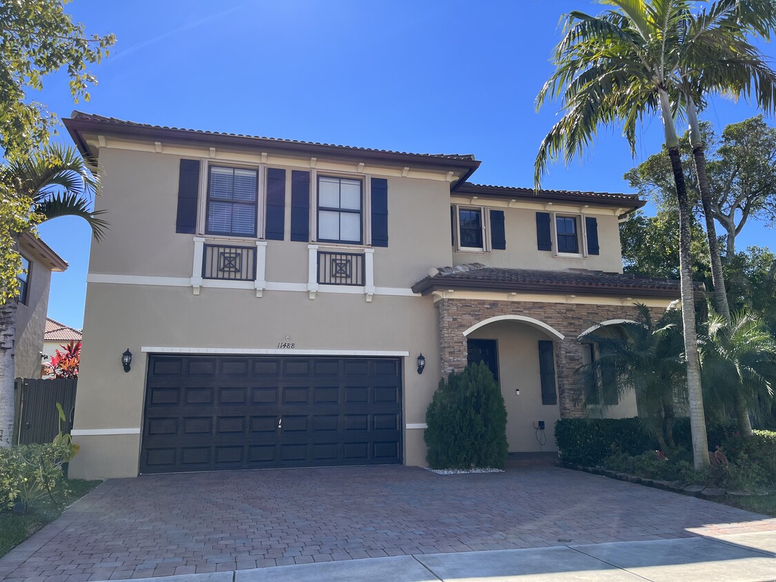 Primary Photo - 11488 SW 242nd St
