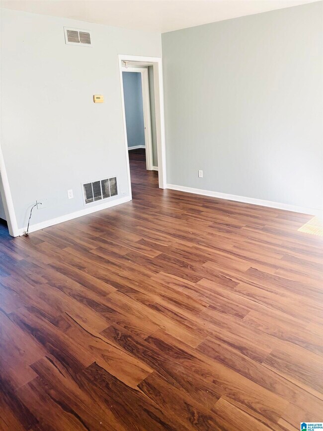 Foto del edificio - 7748 Rugby Ave