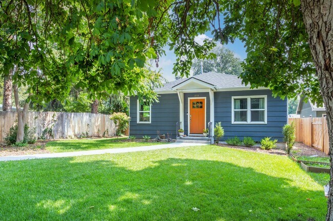 Foto del edificio - Cozy 2-Bedroom Retreat in North End Boise: Fantastic Location with Elegant Upgrades