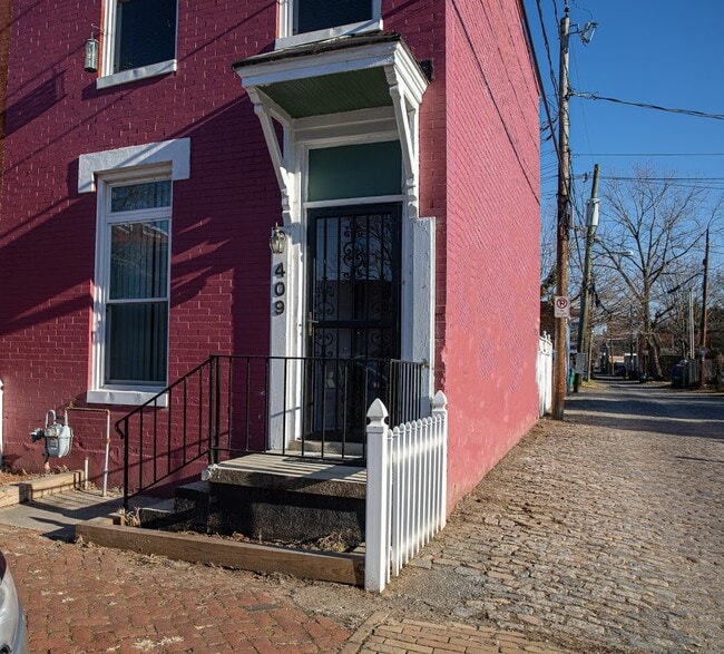 Building Photo - 409 N Monroe St