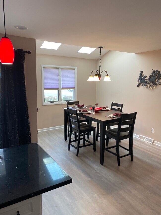 Dining Area - 164 S 7th St
