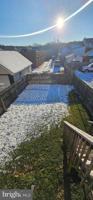 Building Photo - 305 Haven St