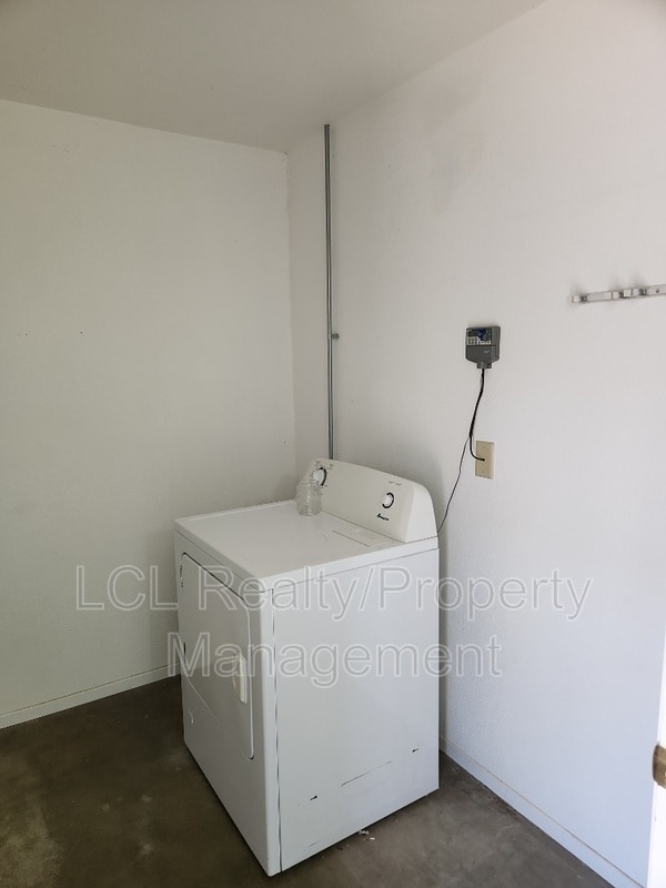 Foto del edificio - 26787 Oakmont Dr