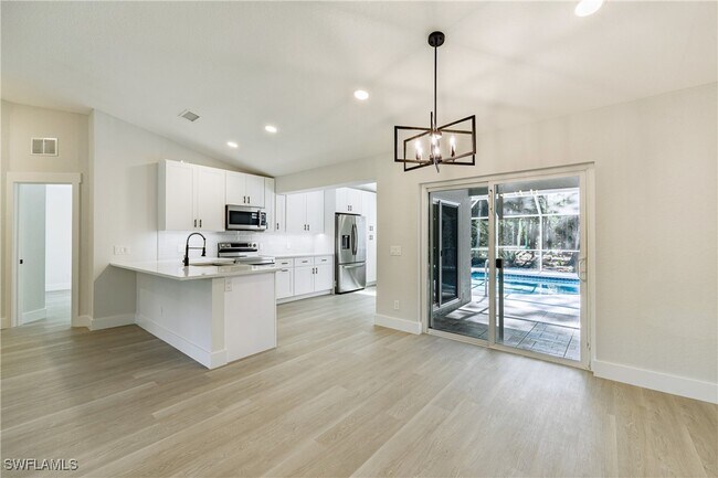 Foto del edificio - 390 20th Ave NW