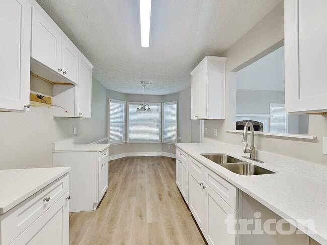 Building Photo - 30 Somerset Ct