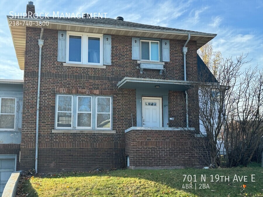 Primary Photo - 701 N 19th Ave E