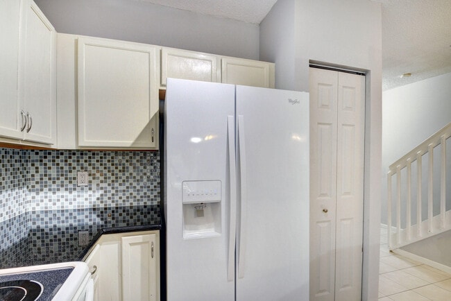 Foto del edificio - 6987 Oak Bridge Ln