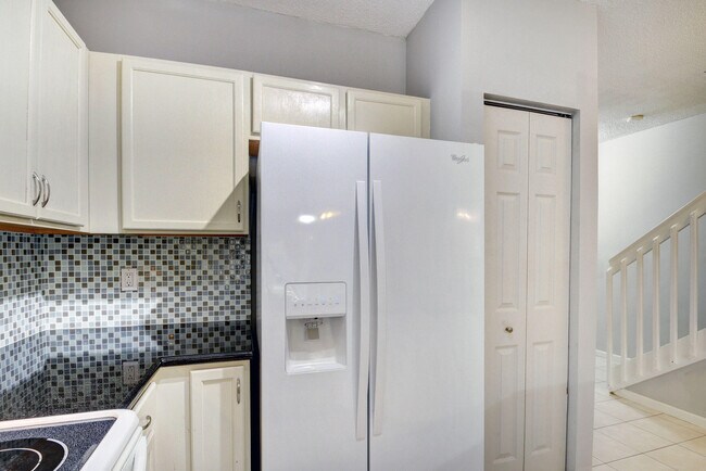 Foto del edificio - 6987 Oak Bridge Ln