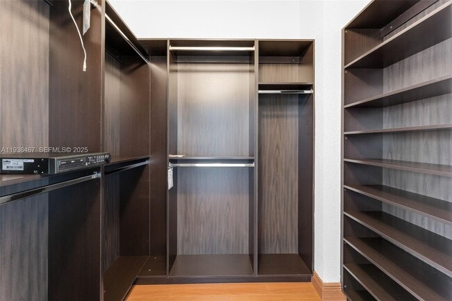 Building Photo - 851 SW 154th Path