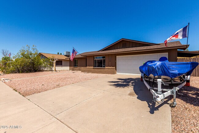 Foto del edificio - 3239 S Kenwood Ln