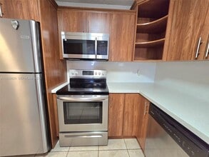 Building Photo - 6960 Miami Gardens Dr