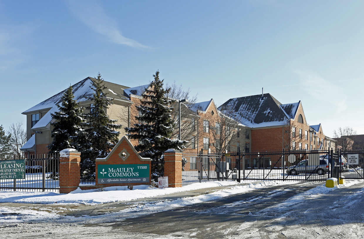 Foto principal - Mcauley Commons